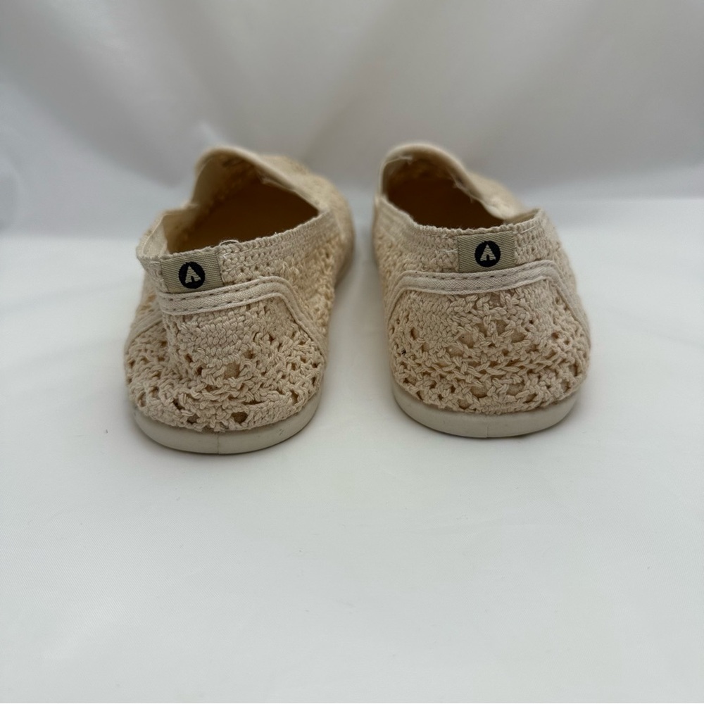 Cream Crochet Slip-On Flats Boho Grandmacore VTG Inspired Size 9.5 Airwalk 🧡 - Picture 5 of 10